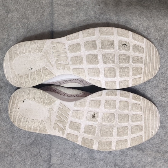 NIKE Tanjun Women’s lilac Sneakers Size 7 - Picture 7 of 10